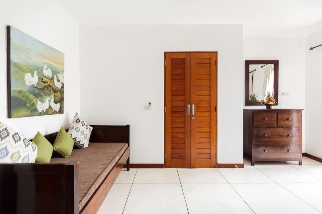 Villa Annecy Seminyak Esterno foto