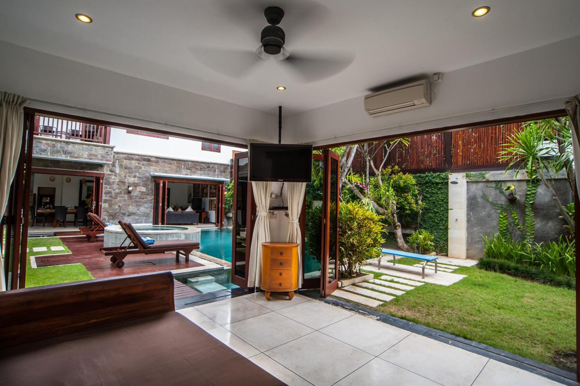 Villa Annecy Seminyak Esterno foto